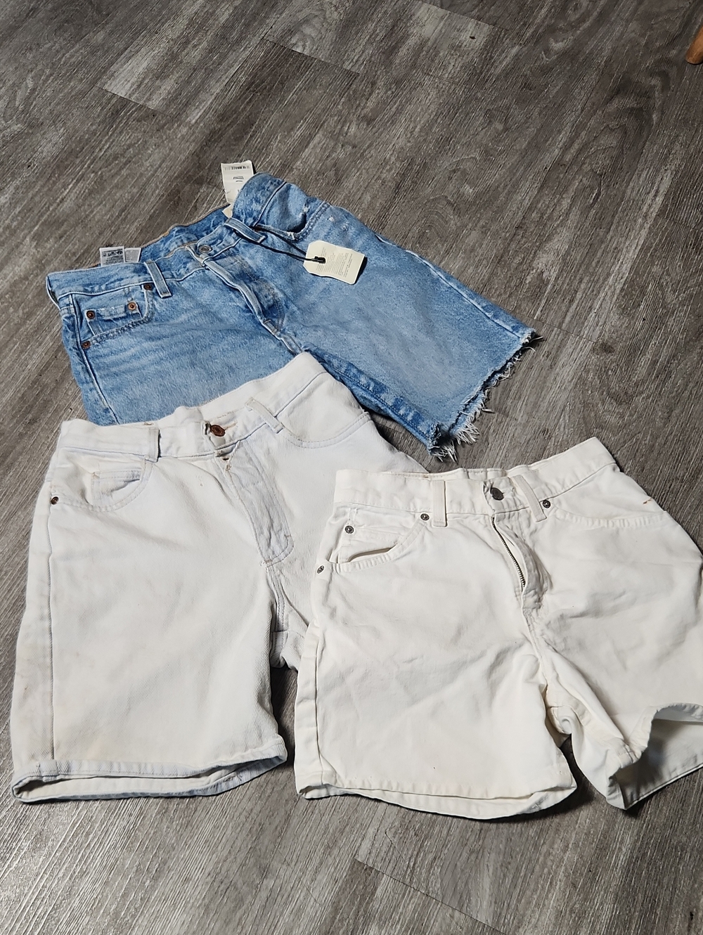 Lot Of 1 LEE & 2 LEVIs Womens Denim Shorts - Picture 1 of 3